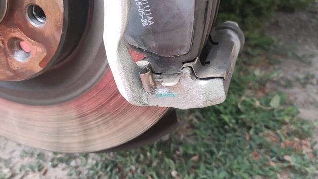 Съем передней тормозной колодки Exeed TXL FL