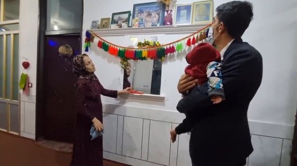 The engineer's love and support for the nomadic family