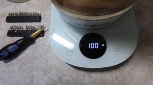 Чайник Endever Skyline KR-335 G белый, 1,7 L. 1800 W.