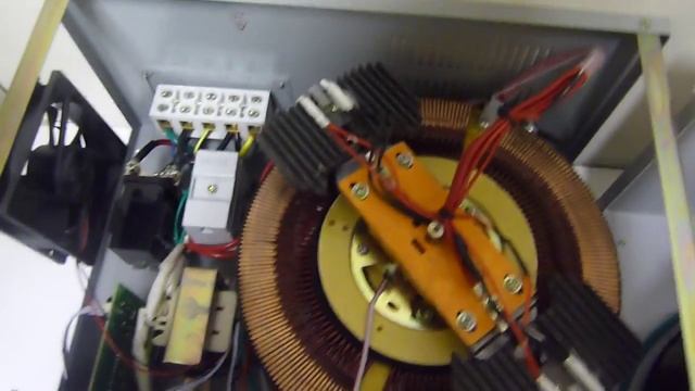 Стабилизатор напряжения Ресанта и RUCELF - СРАВНЕНИЕ смотреть онлайн