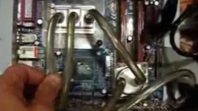 Homemade Waterblock, Водяное охлаждение для компьютера. смотреть онлайн
