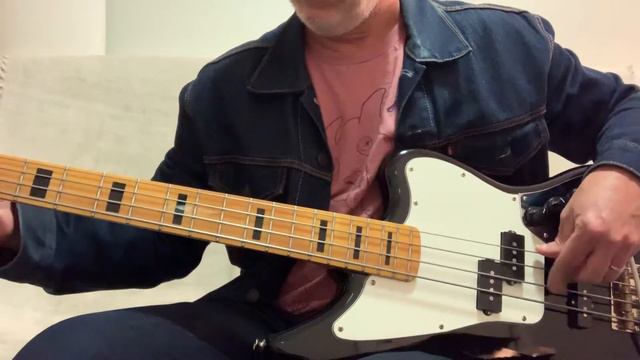 2014 Fender Modern Player Jaguar Bass Crafted in China смотреть онлайн