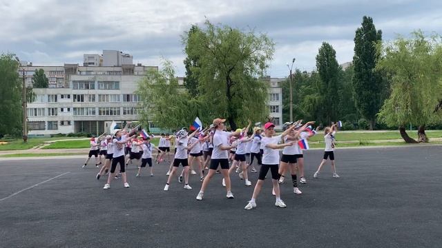 Танец ко Дню России смотреть онлайн