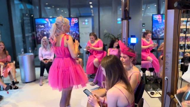 Barbie Party вечеринка в стиле Барби в салоне красоты "LadyLi" Прага смотреть онлайн