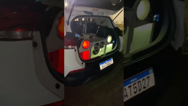 Som em chevrolet tracker caixa trio 1 grave de 15 e 2 médios de 10 magno som смотреть онлайн