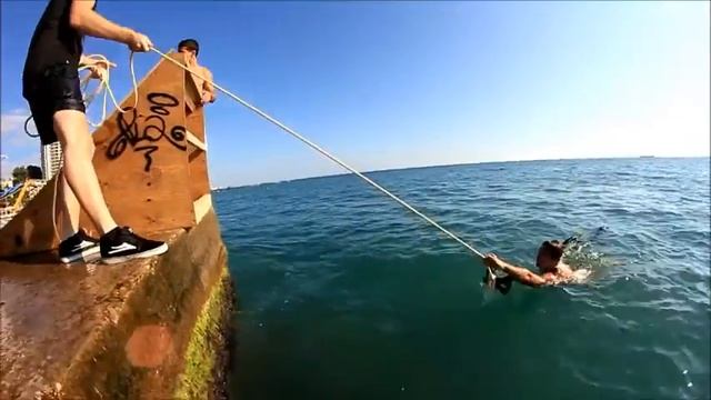 South Coast funjumping смотреть онлайн