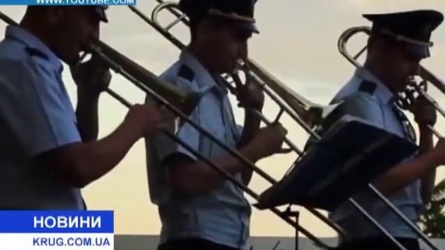 У Дюка играли духовые оркестры смотреть онлайн