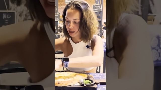 Хачапури лодочка за 800 рублей в Камбодже! И дорого и вкусно! Выпуск на канале! смотреть онлайн