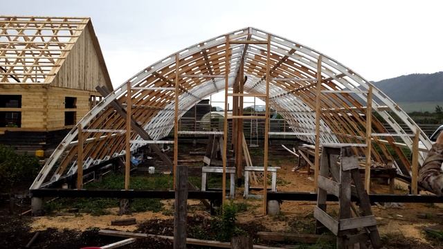Арочная теплица из дерева./ Arched wooden greenhouse. смотреть онлайн