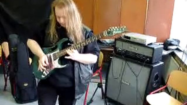 Marcel Coenen - Playing on an Ibanez Tone Blaster amp, part One смотреть онлайн