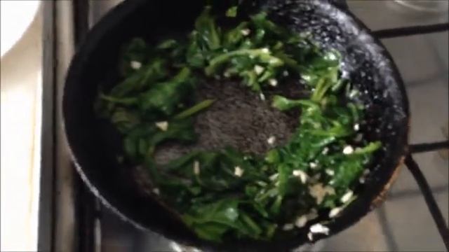 Тушеный шпинат // Spinach