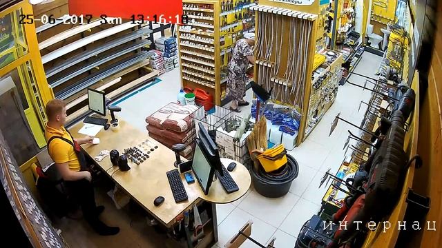 Случай в магазине. Попытка Обмануть Консультанта смотреть онлайн