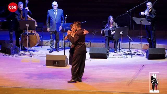 Clarisa Aragon and Jonathan Saavedra – Uno by Quinteto Roberto Siri #ClarisayJonathan смотреть онлайн