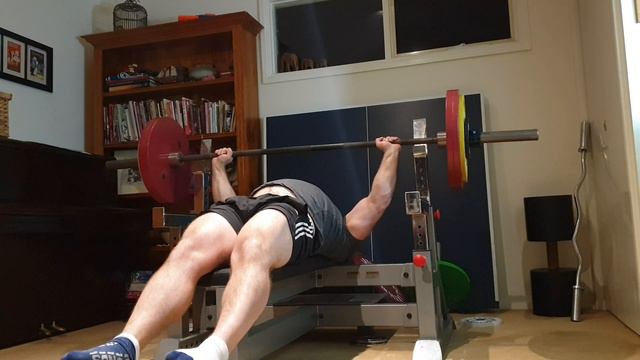 Bench Press 341 lbs x 10 - 155 kg feet up смотреть онлайн