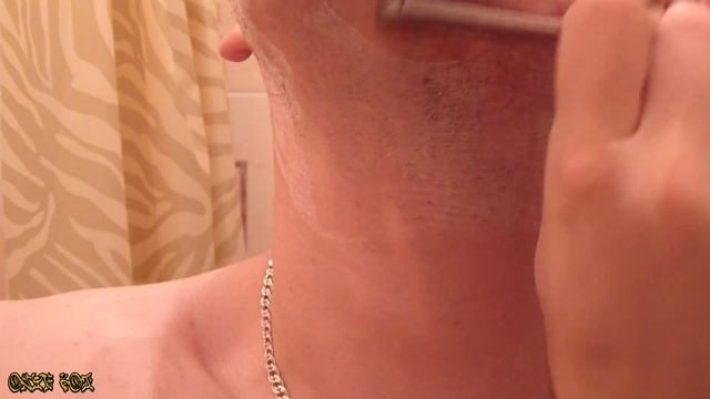 Тест китайской опасной бритвы со сменными лезвиями (18+) смотреть онлайн