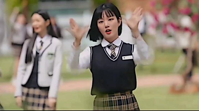 СБЕЖАВШАЯ СЕМЁРКА/ПОБЕГ СЕМЕРЫХ - Twixtor Хан Мо Не епизод 1-2