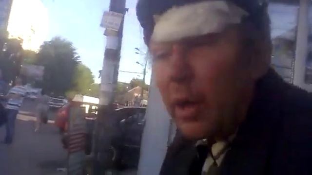 Бомж красиво поет))) смотреть онлайн