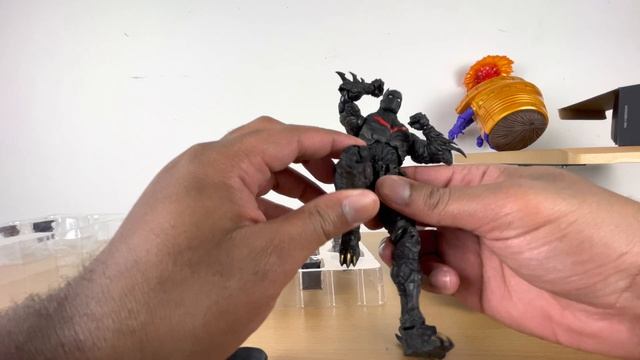 Batman stole Guts’ Berserker armor - VToys x BMS Death Knight review смотреть онлайн