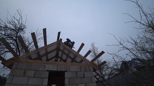 Начали делать крышу сарая. ч.2 смотреть онлайн