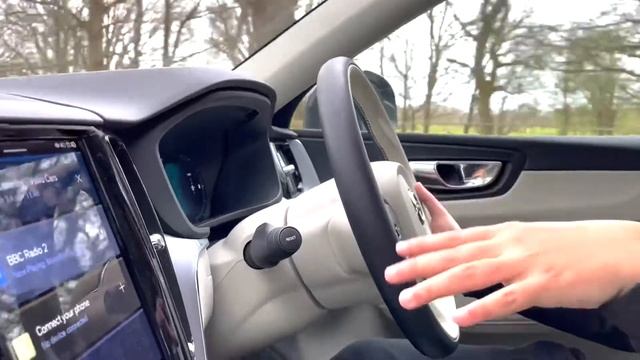 TMS Volvo - XC60 Momentum Plug-in Hybrid смотреть онлайн