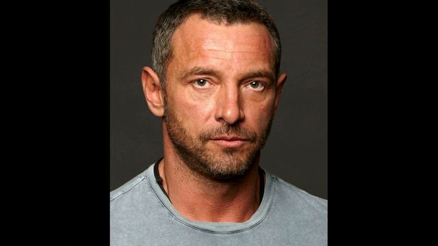 Прощание пройдёт в Кремле...Утром недалеко от Москвы найден актер Максим Дрозд... смотреть онлайн