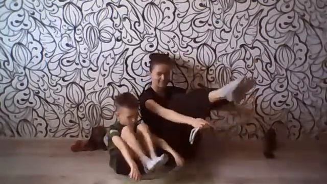 Физкультура дома15. старший дошк. возраст. Занятие с гимнастическим шнуром/скакалкой. смотреть онлайн