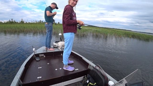 Горбачи на рудру! Рыбалка на оз. Полозерье! смотреть онлайн