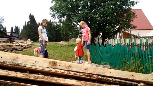 РАЗБИРАЮ БАНЮ//СТРОИМ САРАЙ (продолжение)//ОБРЕШЕТКА//деревенские будни смотреть онлайн