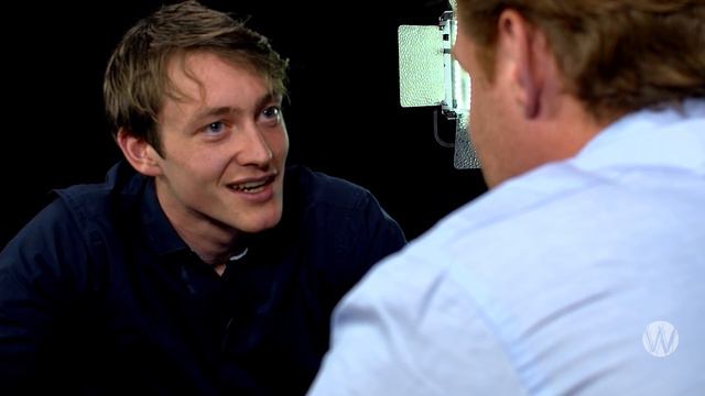 Incasso met Kafkaiaans geweld; Ruben Munsterman met Jesse Frederik смотреть онлайн