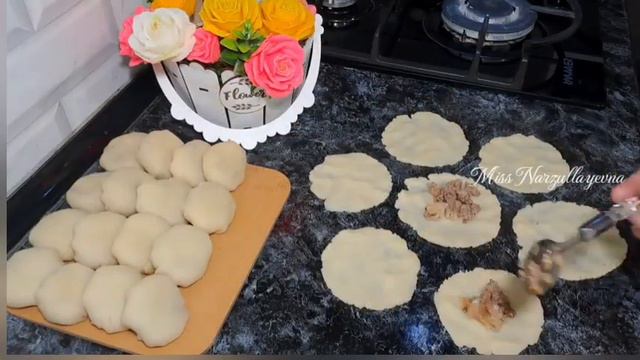 МАМА НАУЧИЛА! ВСЫПТЕ МУКУ В КИПЯЩУЮ ВОДУ❗️ТЕПЕРЬ ВСЕ КТО ПРОБУЮТ ПРОСЯТ РЕЦЕПТ! СЪЕДАЮТСЯ В ОДИН МИ смотреть онлайн