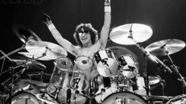 ALEX VAN HALEN - DRUM SOLO LIVE 1979 смотреть онлайн