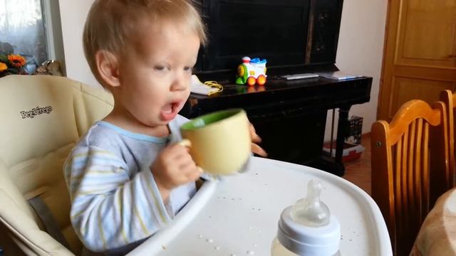 Молоко вдвойне вкусней, если пить из чашки смотреть онлайн