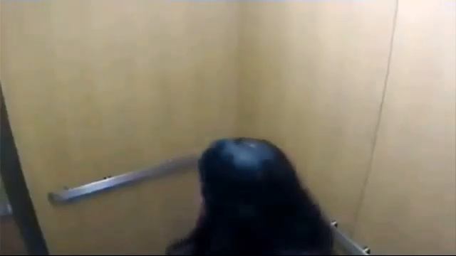 Ужас дар лифт прикол. камераи ҷогайи смотреть онлайн