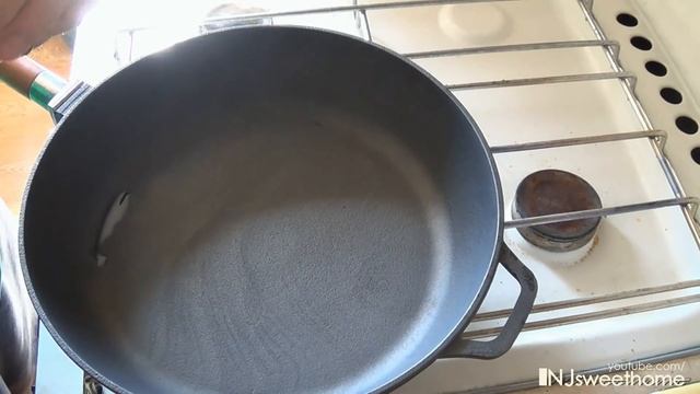 Как ПРАВИЛЬНО ПОДГОТОВИТЬ чугунную сковороду к использованию смотреть онлайн