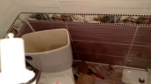 Замена клапана подачи воды в сливной бачок с нижней подводкой.