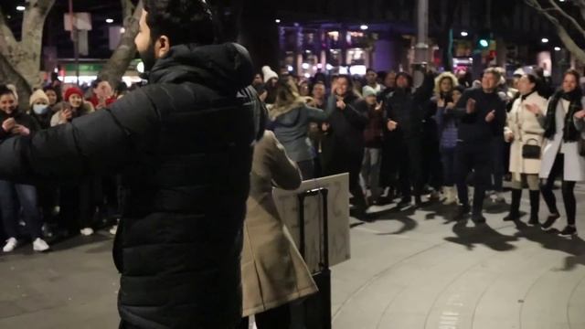 Turning the streets into a Bollywood movie смотреть онлайн