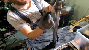 Kawasaki Z1000 замена сальников вилки