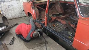 Она того не стоит - Режим, варим ВАЗ 2101, замена порогов и днища + обработка кузова.