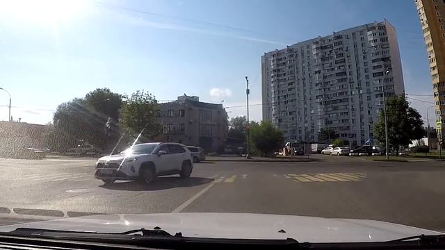 Хотел красиво войти в поворот, но облажался... смотреть онлайн