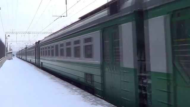 "Последний из серо-зеленых!" Электропоезд ЭД4М-0345, пл. Мичуринец смотреть онлайн