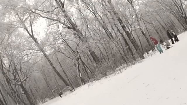 Катаемся на снегокате с горы в Саратове! смотреть онлайн