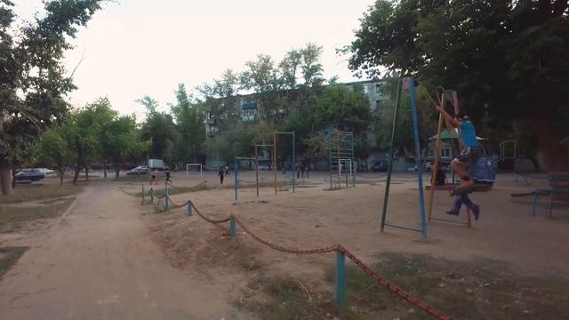 Прогулка по г. РУДНЫЙ | дворы в 8ом мкр. / ул. Ленина - ул.Парковая смотреть онлайн