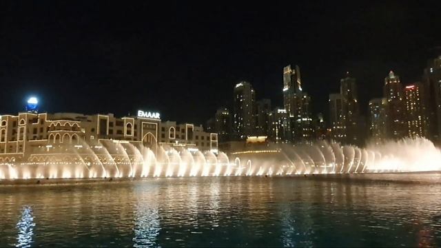 Dubai Fountain Show | Amazing Experience On Boardwalk - Dubai Mall