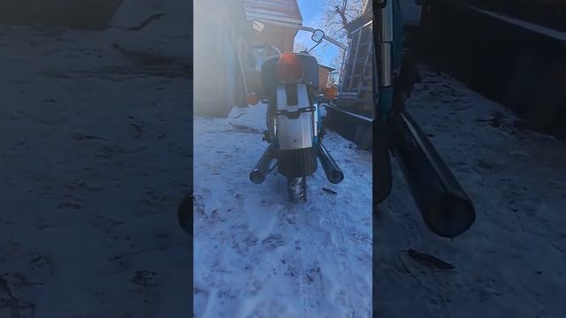 Работа двигателя мотоцикла Иж Планета 3.01К смотреть онлайн