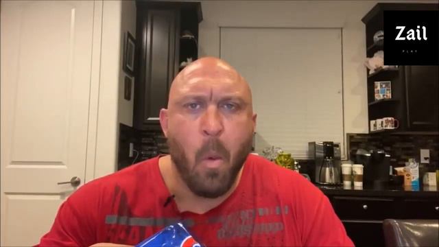 мужик есть чипсы мем смотреть онлайн