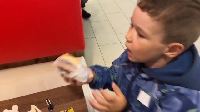 Открываю бокс а4 в Burger King в последний день акции. смотреть онлайн