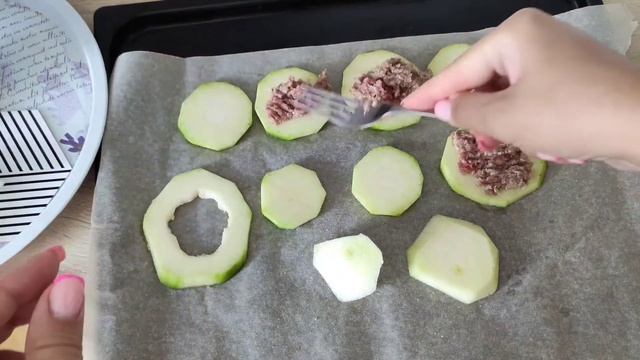 ГОРЯЧАЯ ЗАКУСКА ИЗ КАБАЧКОВ смотреть онлайн