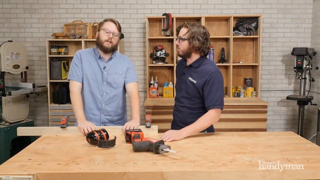 Stuff We Love: Milwaukee M18 Hackzall Cordless Recip Saw смотреть онлайн