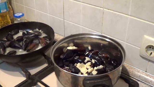 ГОТОВИМ МОРСКИЕ МИДИИ варим и жарим. смотреть онлайн