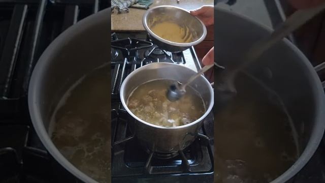 Готовлю американцу суп с галушками и пирог с бананами